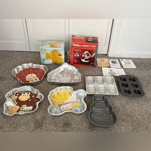 Wilton Cake Pan Set Lot